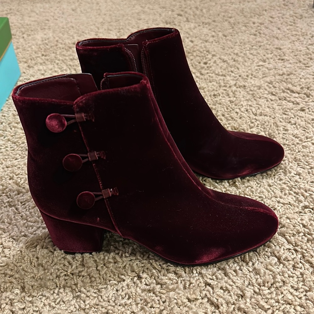 New ivanka trump suede maroon boots
